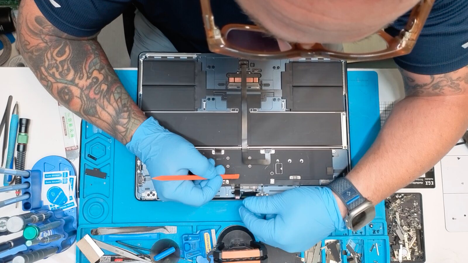 MacBook: display assembly, battery and board repair at ubrokeit in West Los Angeles
