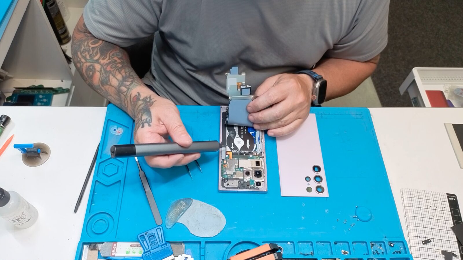 Samsung Galaxy phone: OLED screen and battery repair at ubrokeit in West Los Angeles