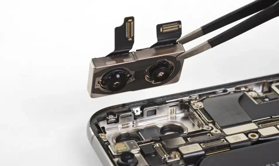 Cracked Your iPhone Camera Glass in LA? cracked your iphone camera glass in la? repair